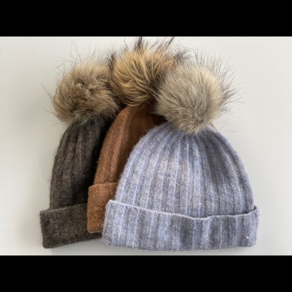 Aritzia Toques (bundle)
